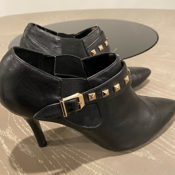 Guess Gold Stud Booties - Picture 5 of 5